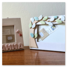 Cornici per foto con decorazioni floreali e scritta MAMMA